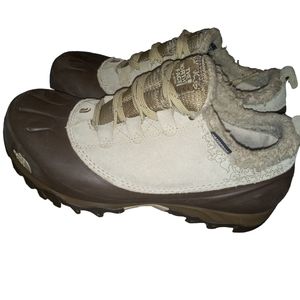North Face Waterproof Orthotic Low Rise Boots size 7
